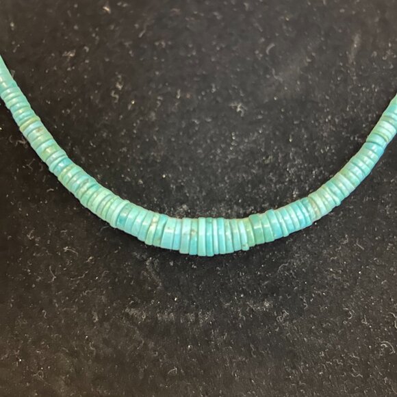 Turquoise necklace with sterling silver clasp 16" - Picture 5 of 5